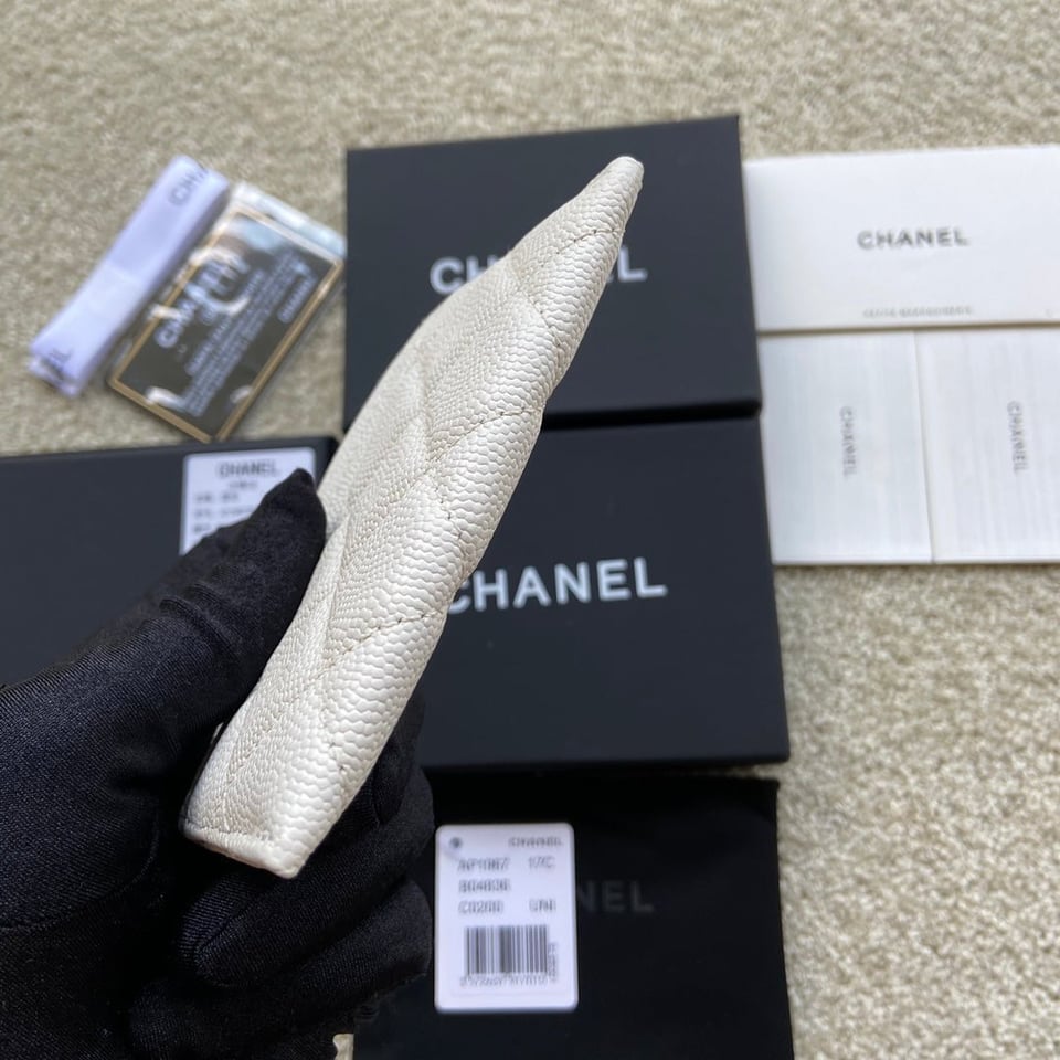 Chanel Card Holder 11Cm White Caviar Black Hardware view 3