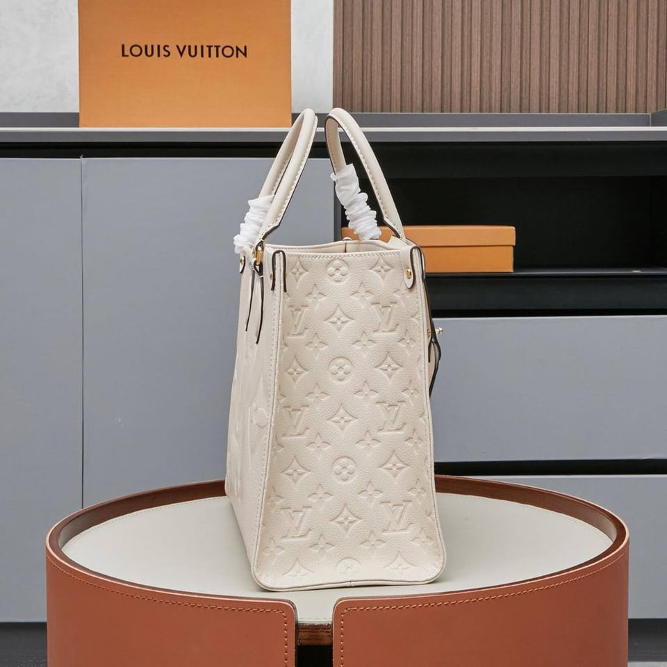 Louis Vuitton LV Onthego MM Tote Bag Monogram Beige 35cm M46531 view 7