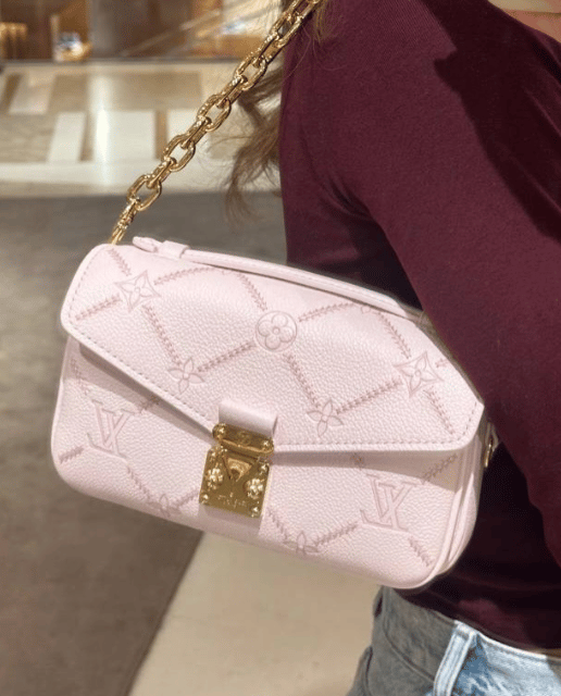 Louis Vuitton Pochette Métis East West 21.5cm M29488 view 11