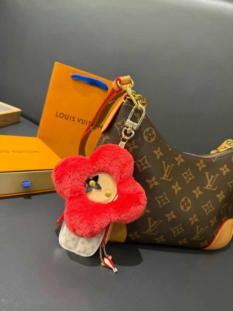 Louis Vuitton Vivienne Fashionista Bag Hanging Accessory M02989 Orange 18cm/7.1in view 2