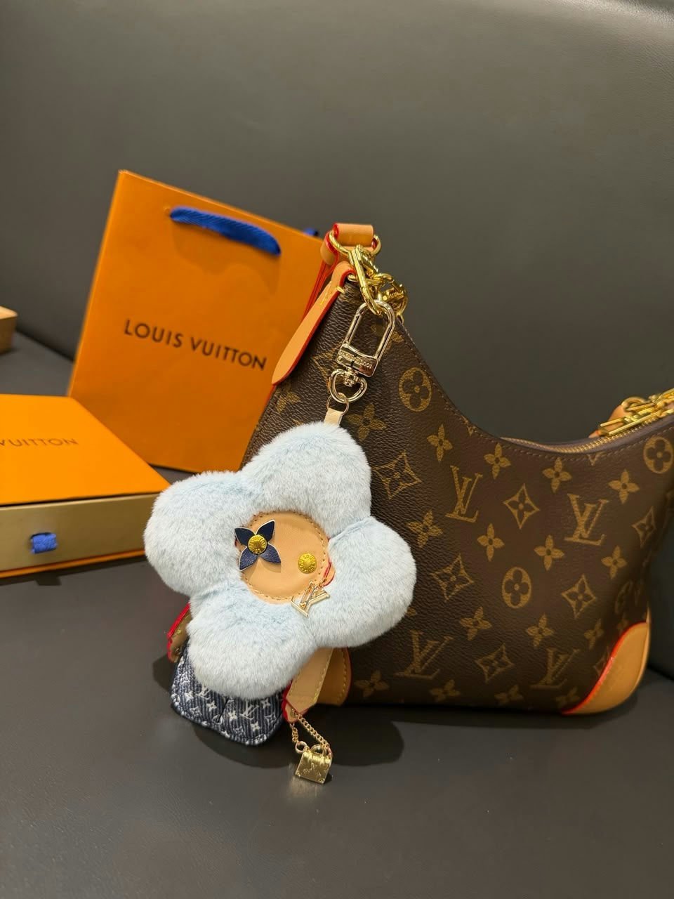 Louis Vuitton Vivienne Fashionista Bag Charm M01741 Blue Calfskin 18cm/7.1in view 2