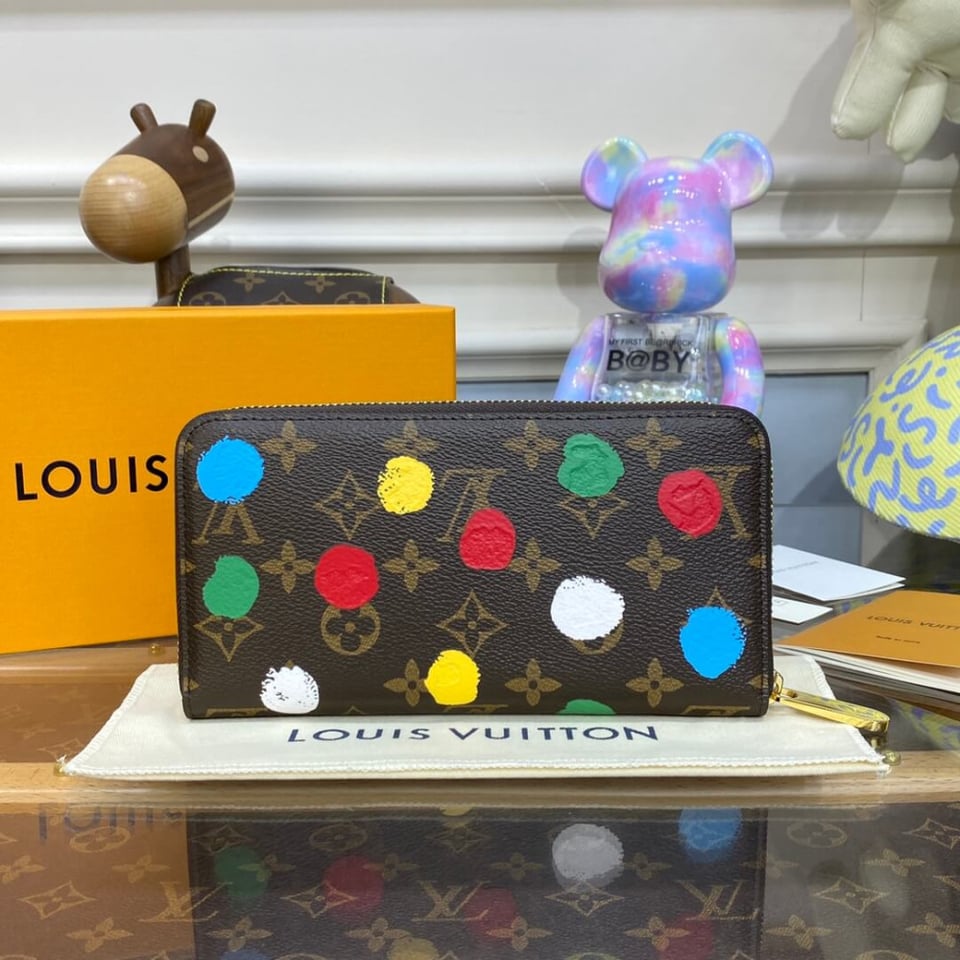 Louis Vuitton x Yayoi Kusama Zippy Wallet view 4