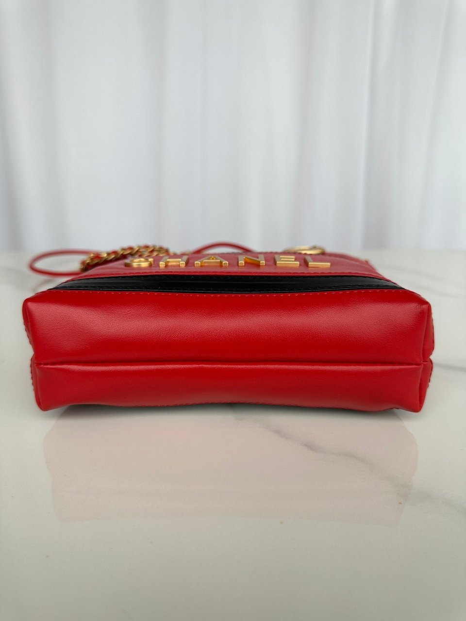 Chanel 22 Hobo Red Black Calfskin Gold Hardware view 8