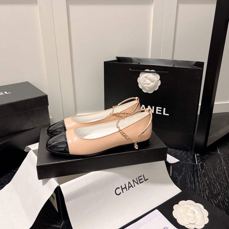 Chanel Interlocking Cc Logo Ballet Flats Black Pink view 9