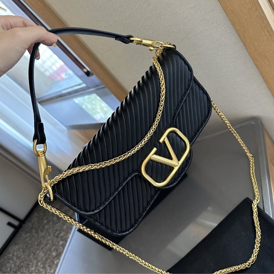 Valentino Garavani Locò Shoulder Bag In Black 27Cm 5W2B0K30Szg 0No view 4