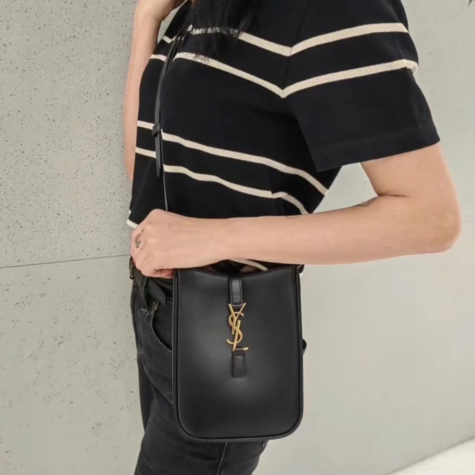 Saint Laurent Le 5 A 7 Mini Vertical Bag Black 18Cm view 3