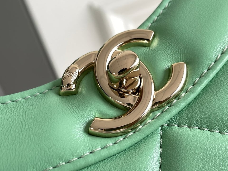 Chanel 24S31 Shopping Bag 30Cm Light Green Lambskin Silver Hardware view 9