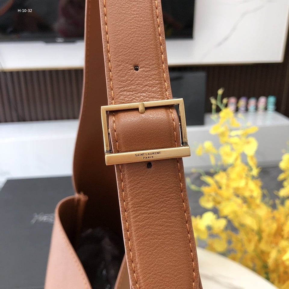 Saint Laurent Le 5 A 7 Supple Large In Grained Leather Brown 31Cm view 5