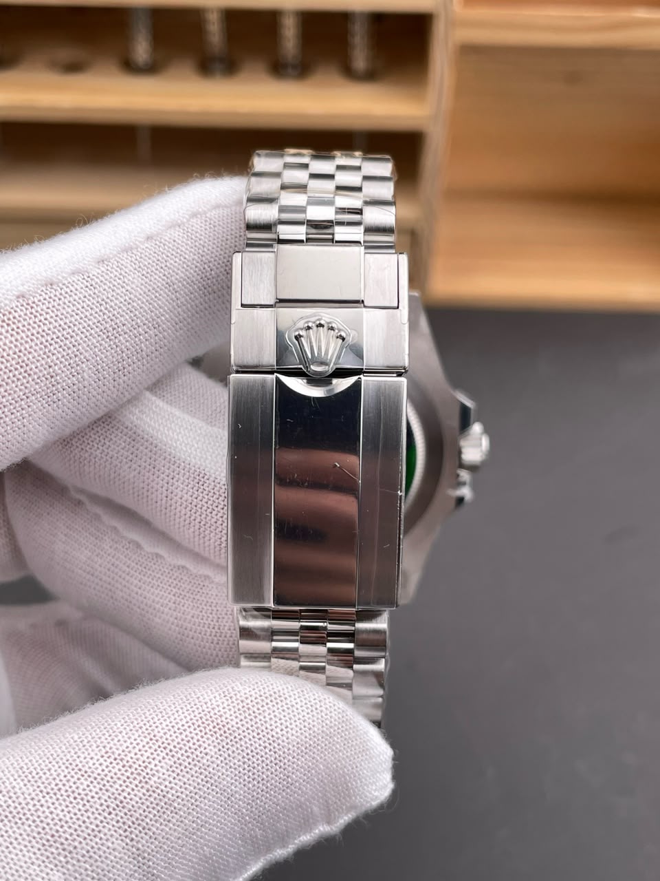 Rolex GMT-Master II 40mm 126710BLRO “Pepsi” Jubilee view 10
