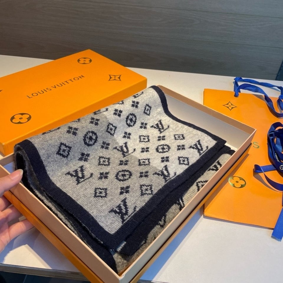 Louis Vuitton Monogram Pattern Allover For Women 180cm view 7