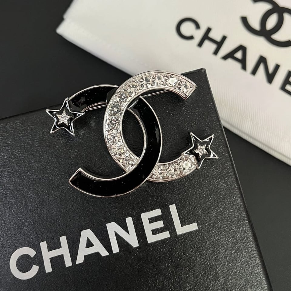 Chanel Cc Brooch Silver And Black With Two Small Stars view 2
