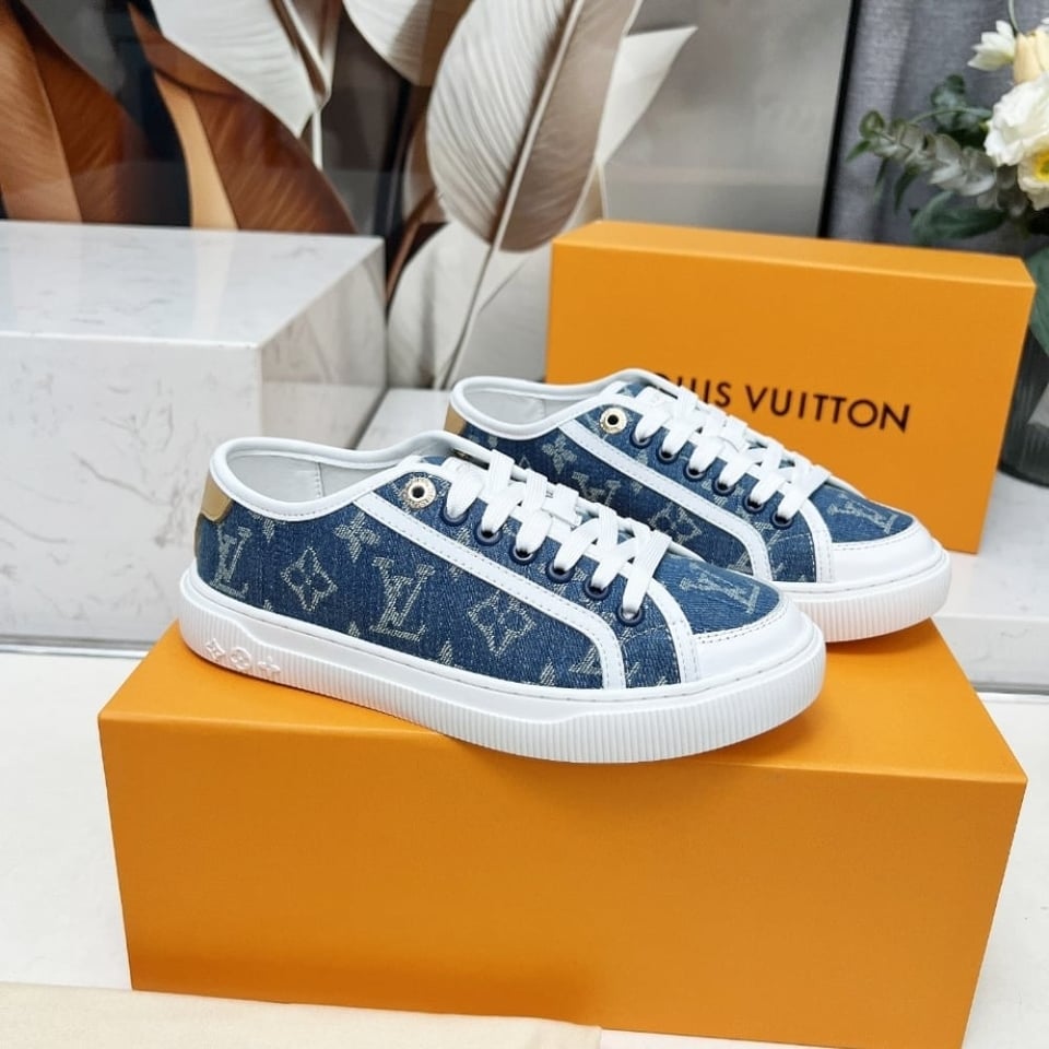 Louis Vuitton Lv Lagoon Sneaker Denim Blue 1Agyg4 view 3