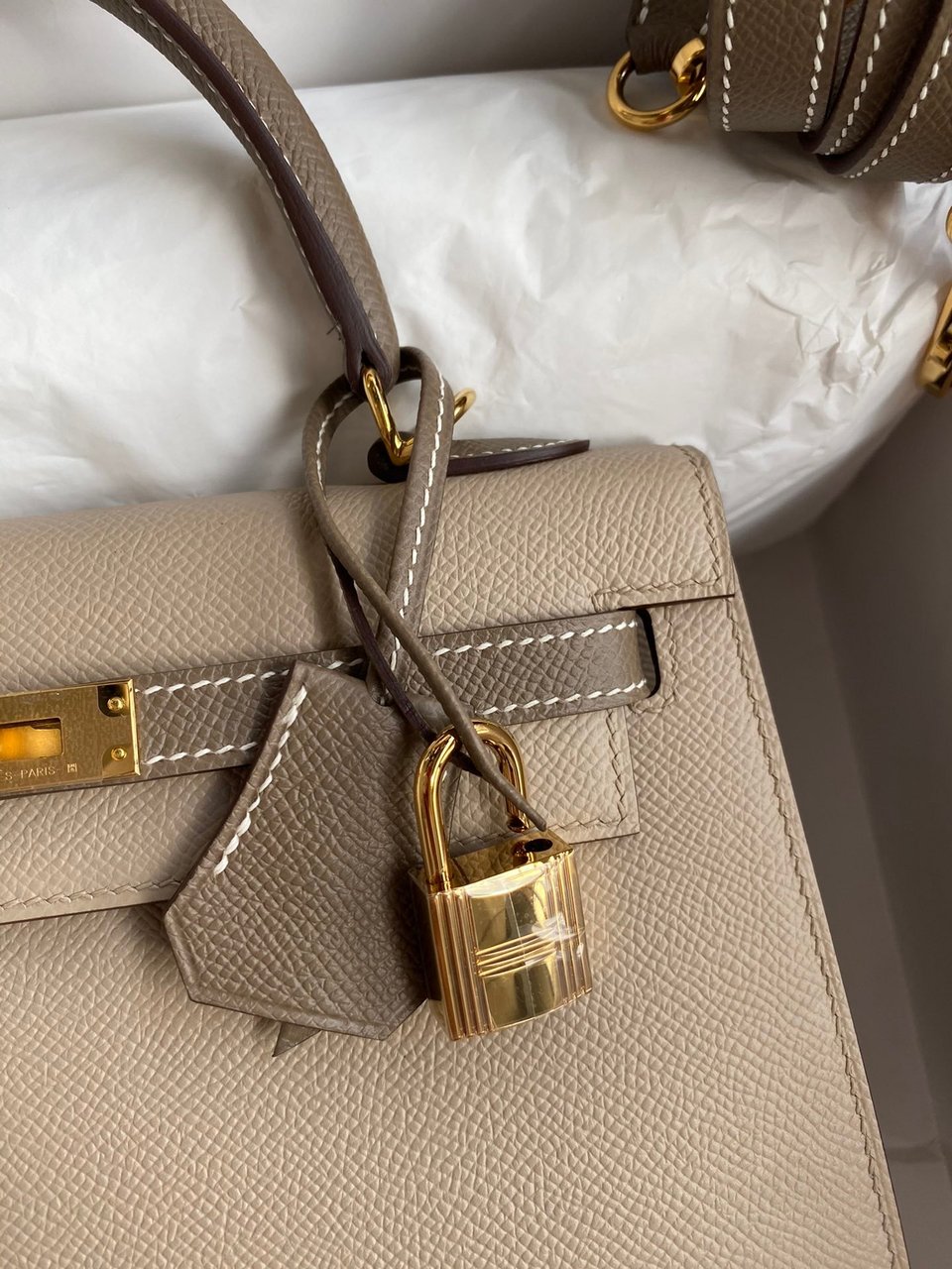 Hermes Kelly 25 Bag In Light Beige Epsom Leather For Women 25cm/10in view 8