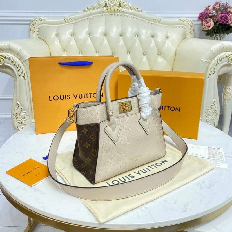 Louis Vuitton On My Side Pm 25Cm Greige view 9