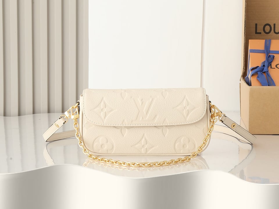 Louis Vuitton Wallet On Chain Ivy Monogram Empreinte Leather Cream view 3