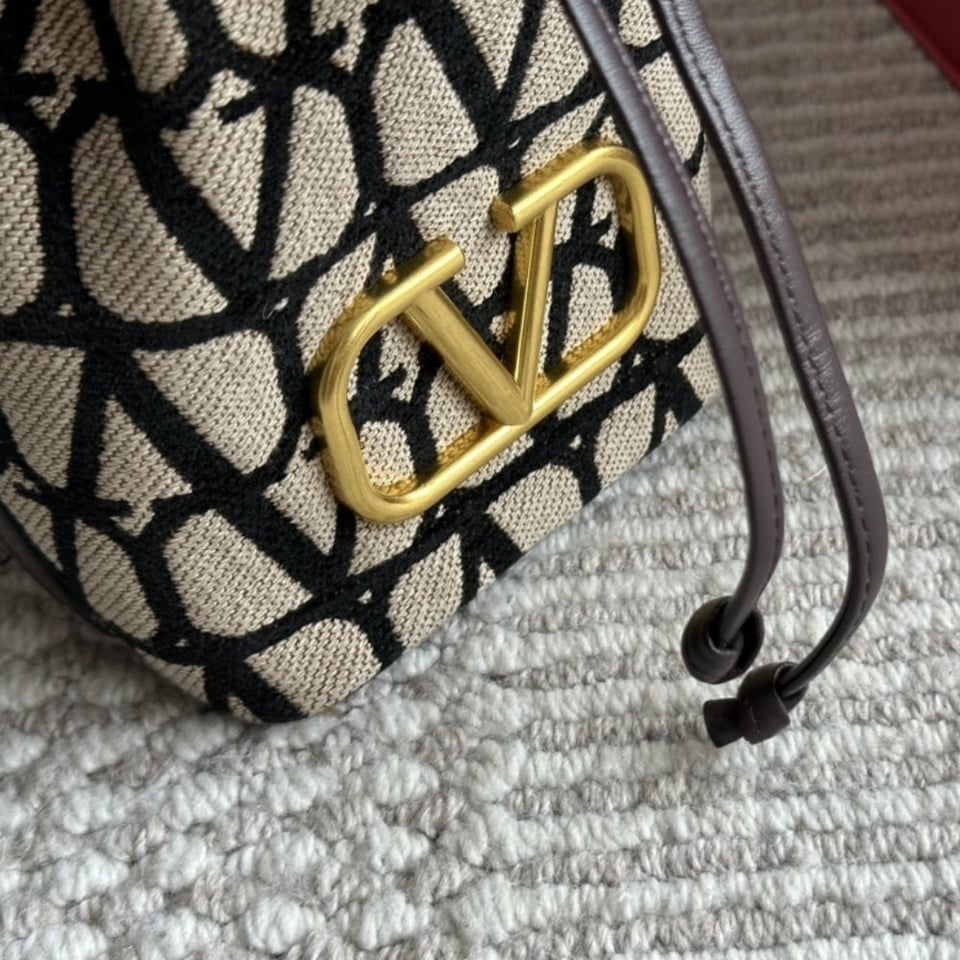 Valentino Mini Vlogo Signature Bucket Bag In Toile Iconographe Brown 22Cm 5W2P0Z44Vri 6Zn view 5