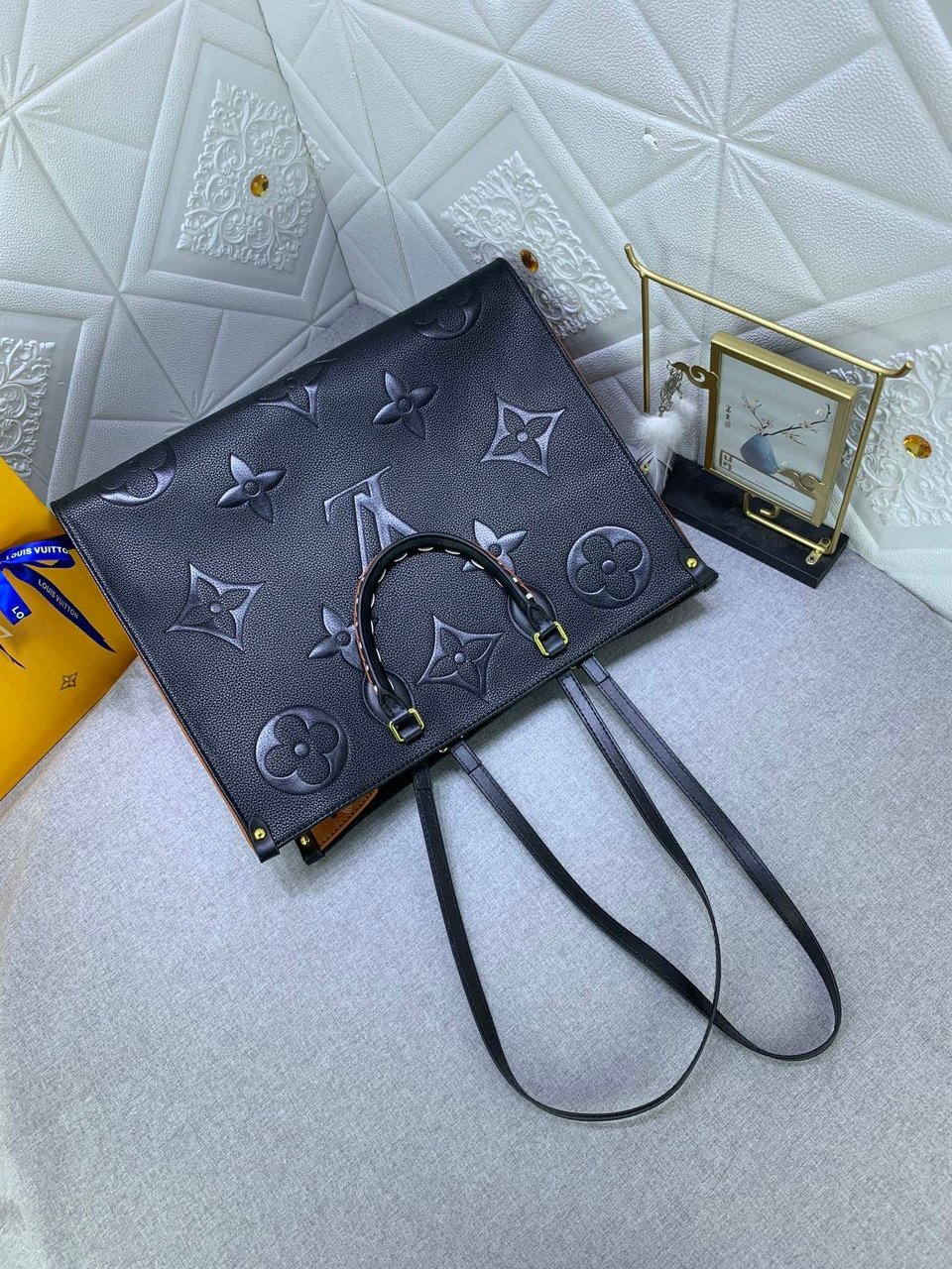 Louis Vuitton LV Crafty Onthego Gm Black 41Cm view 9