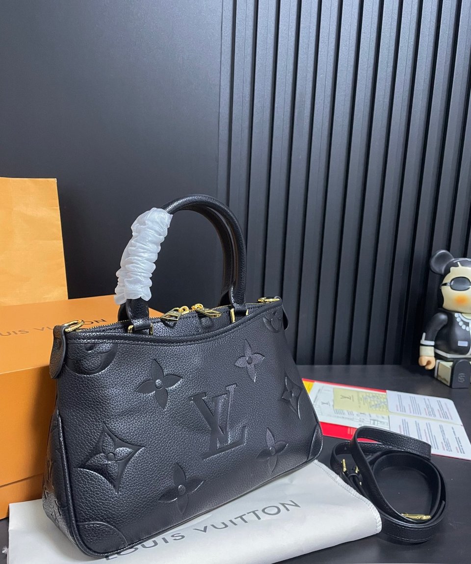 Louis Vuitton Trianon Pm Monogram Empreinte Black 28Cm M46488 view 8