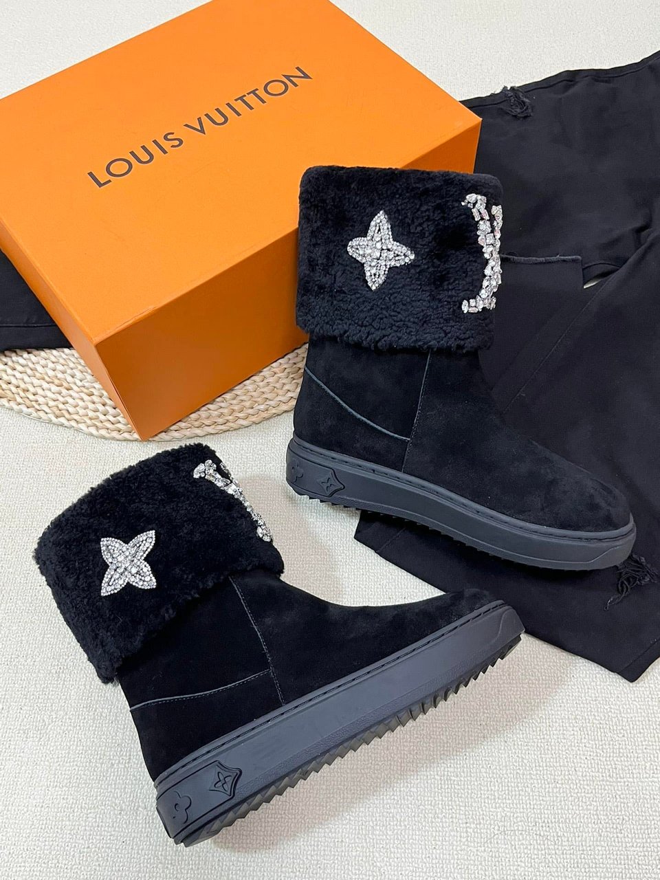 Louis Vuitton Ankle Boot Studded With Diamonds Black view 7