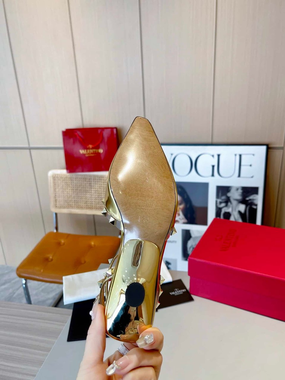 Valentino Garavani Rockstud Couture Pumps Gold view 3