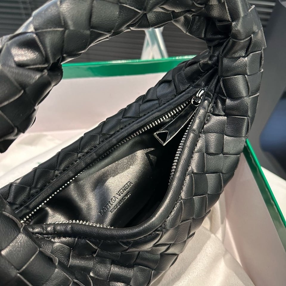 Bottega Veneta Jodie Leather Handle Bag Black 27Cm view 8