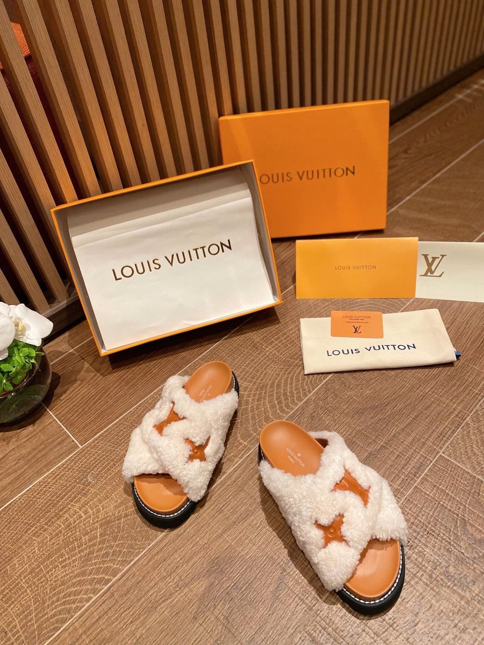 Louis Vuitton Paseo Flat Comfort Mule Brown White 1Aa1Vt view 6