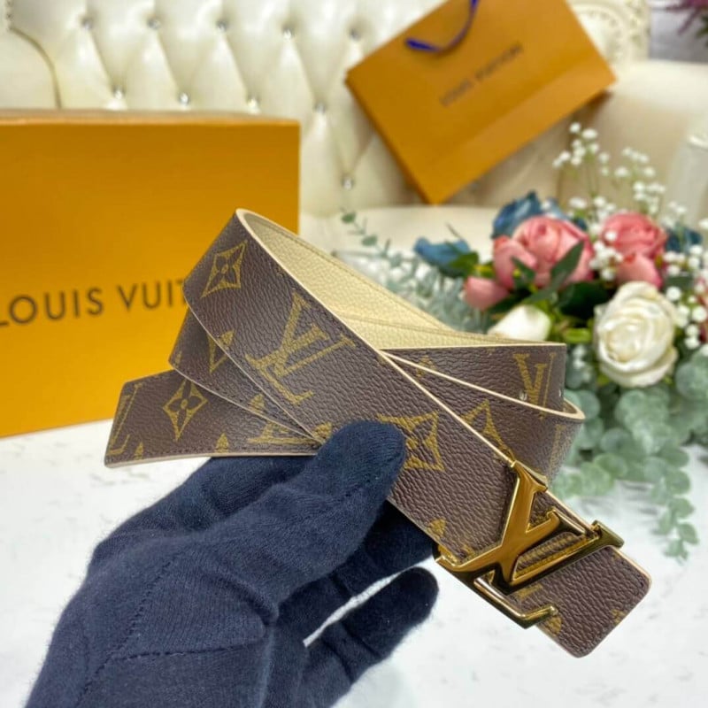 Louis Vuitton LV Initiales 30mm Reversible Belt M0317W view 4