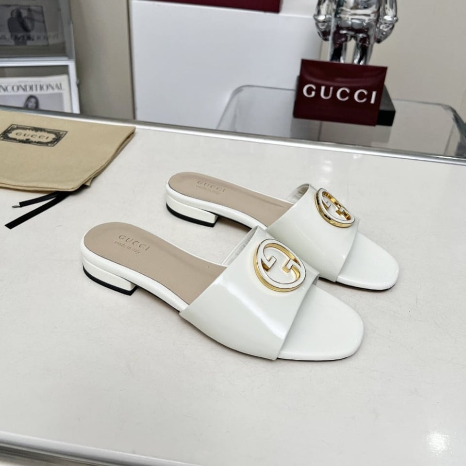 Gucci Women Round Interlocking G Sandal In White view 5