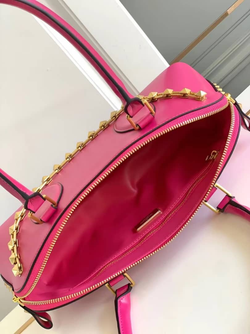 Valentino Garavani Rockstud East-West Zip-Up Tote Bag Pink 34Cm view 7