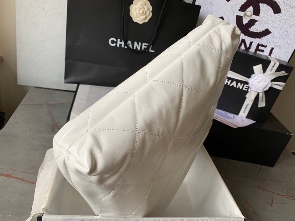 Chanel 22 Hobo White Calfskin Silver Hardware view 4