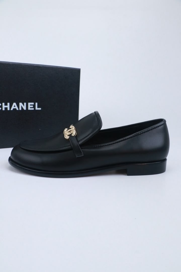 Chanel Calfskin Loafers with CC Turnlock Logo Black Calfskin G39835 view 6