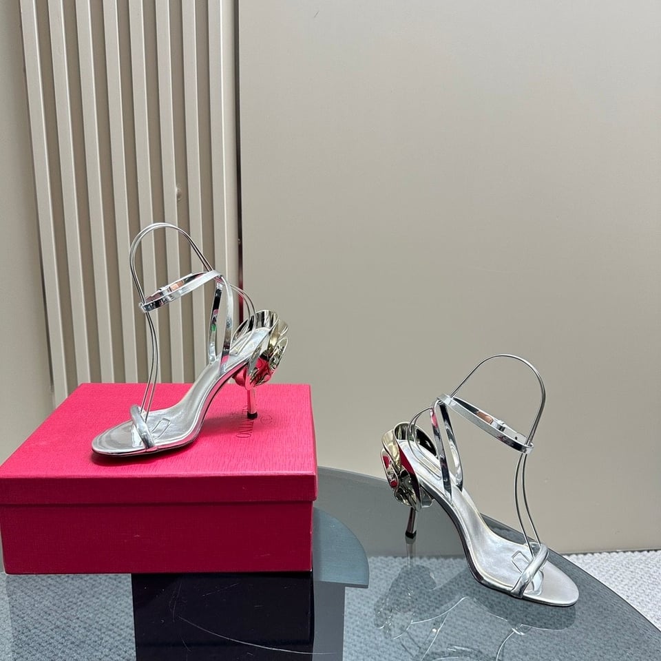 Valentino Garavani Archive Roserouche Metallic Leather High Heel Silver view 7