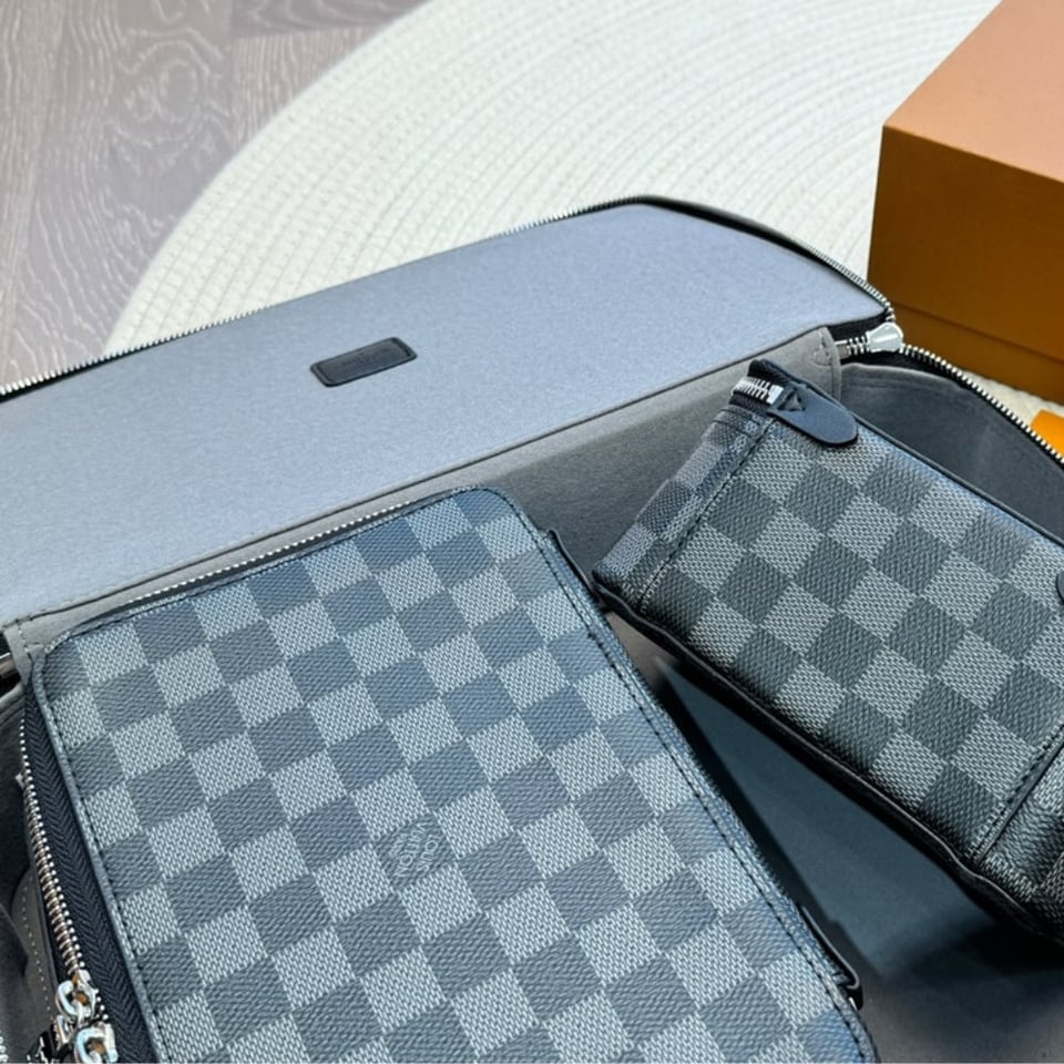 Louis Vuitton Toilet Pouch Damier Grey 23Cm view 7