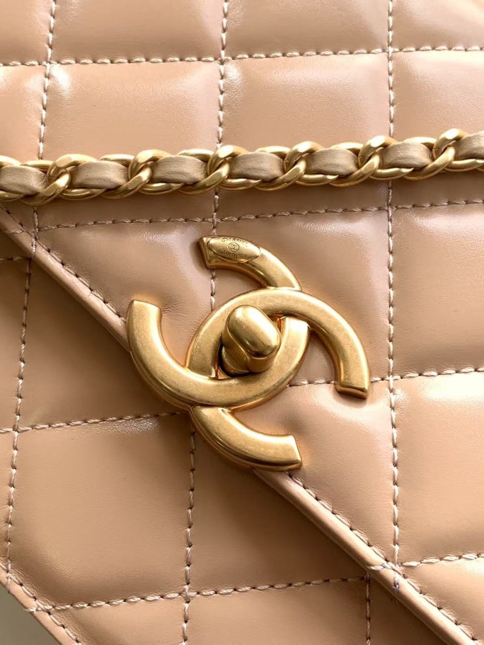 Chanel Calfskin Quilted Perfect Fit Flap Beige 22cm view 10