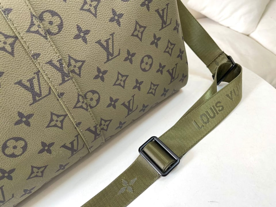 Louis Vuitton Keepall Bandouli Re 55 Bag Green 45Cm M23963 view 7