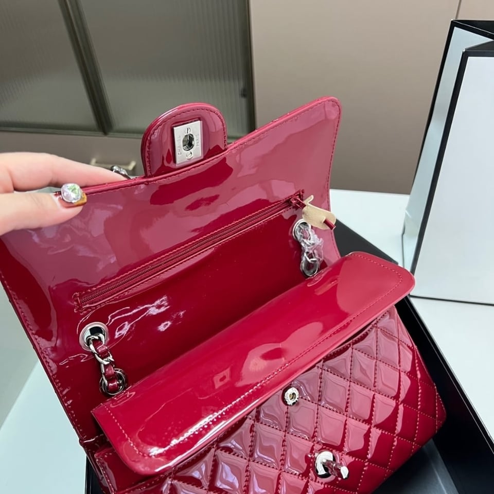Chanel Medium Classic Double Flap Bag Patent Leather Red 26Cm/14in view 4