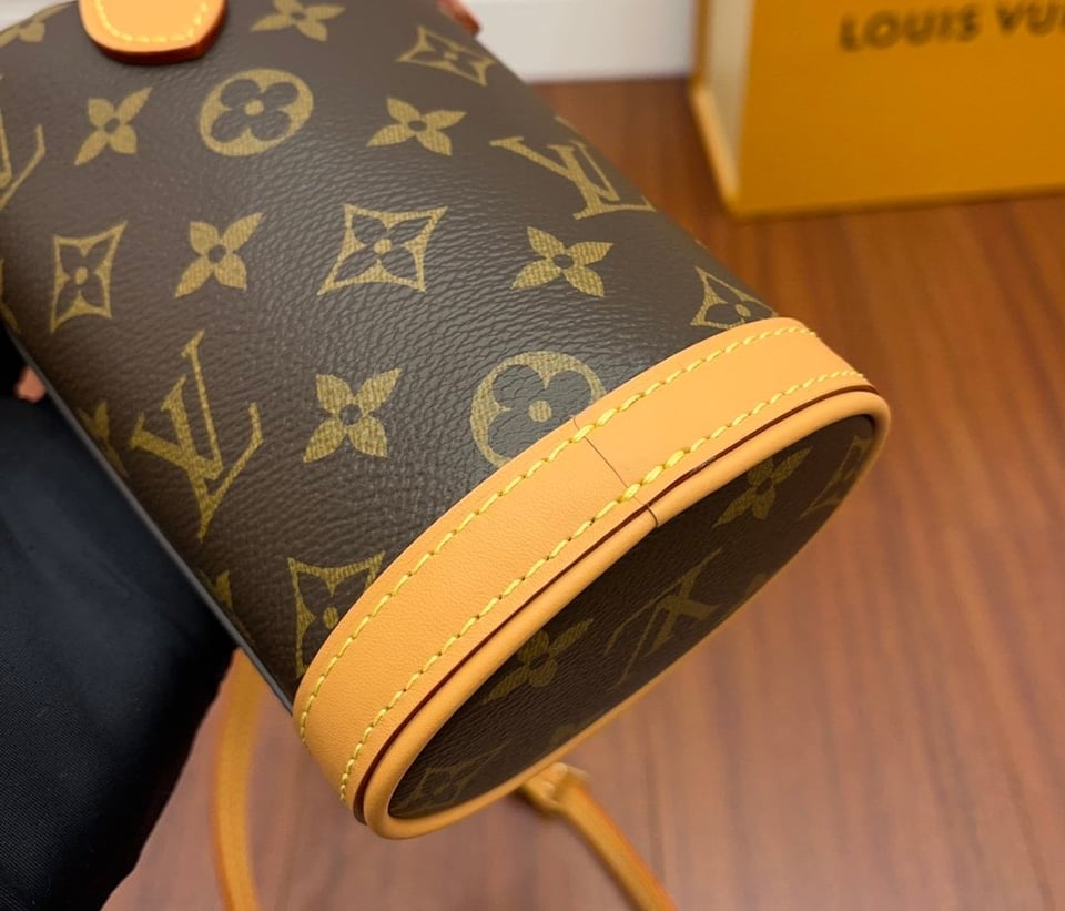 Louis Vuitton Fold Me Pouch 18Cm view 5
