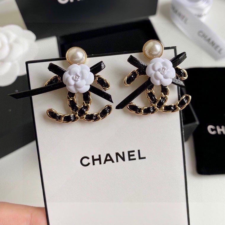 Chanel Cc Black Earrings view 3