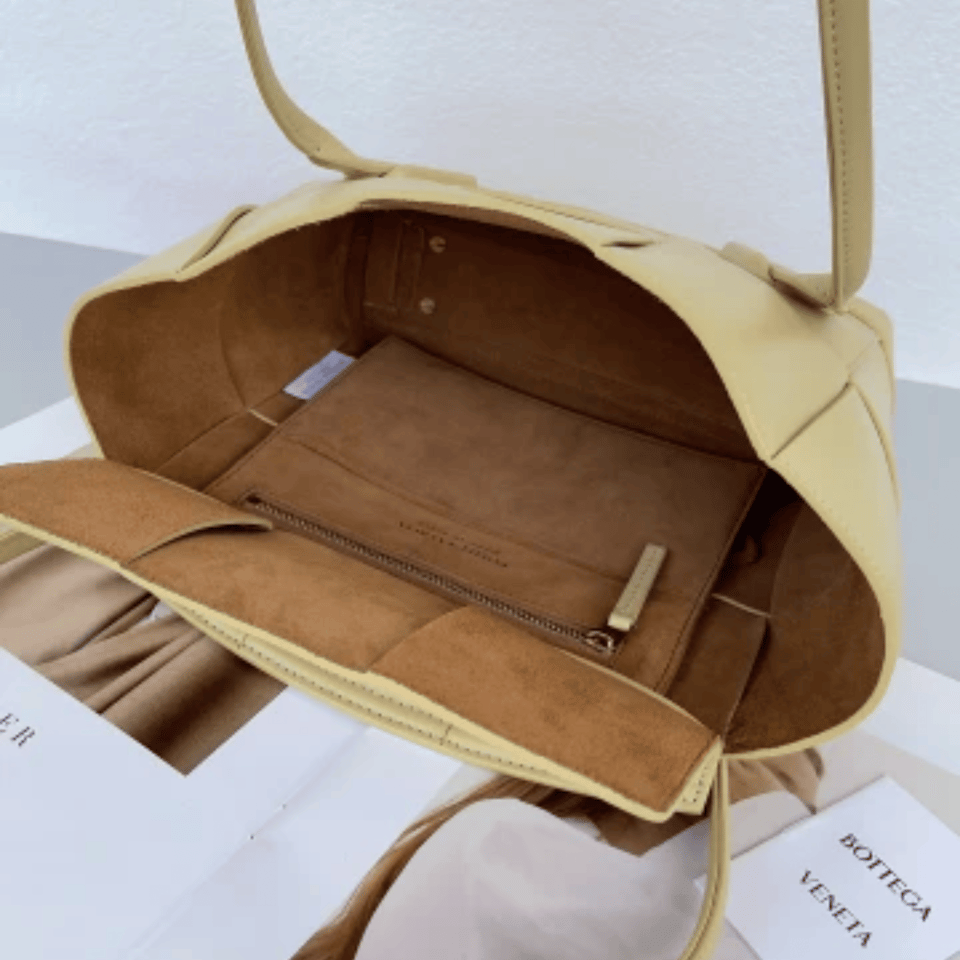 Bottega Veneta Arco Handbag Leather In Mud 20Cm view 6