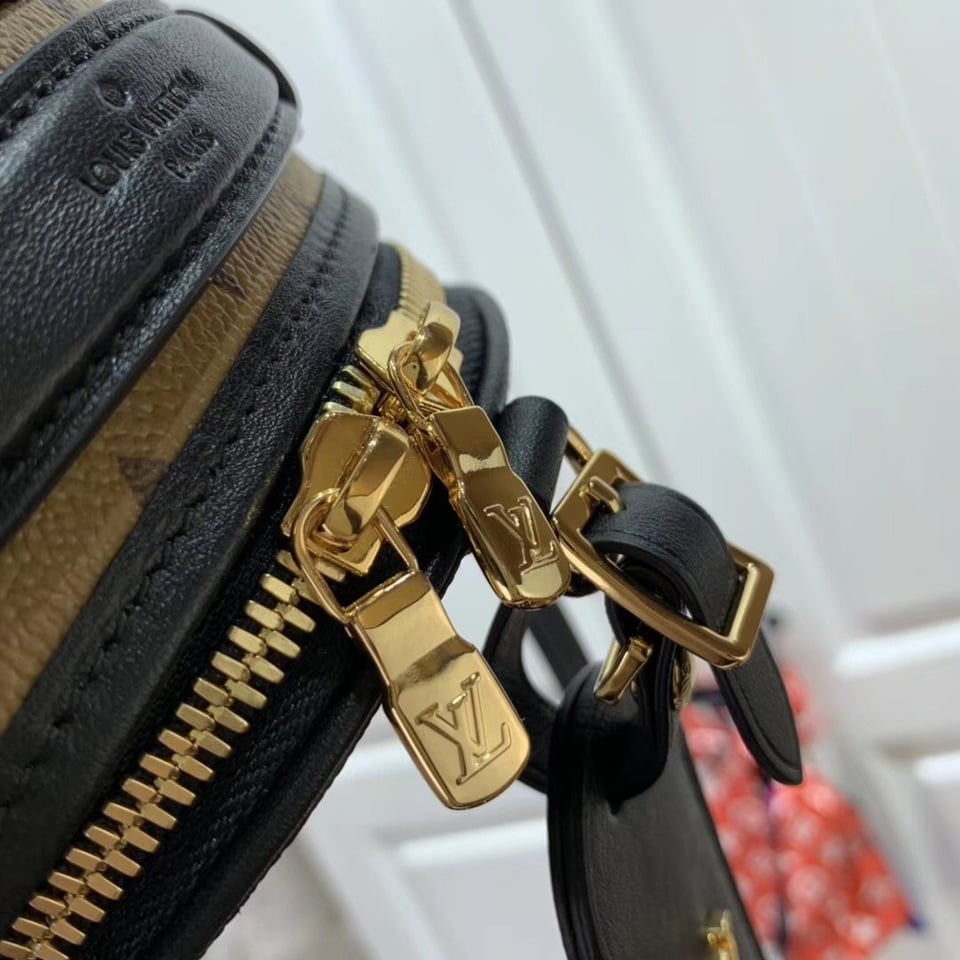 Louis Vuitton Mini Boite Chapeau M68276 view 3