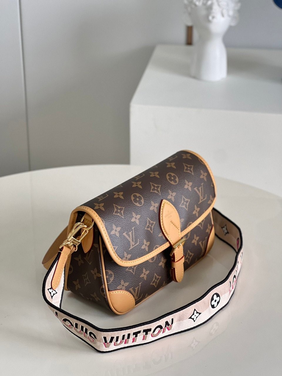 Louis Vuitton Diane Black 24cm/9.4in view 6