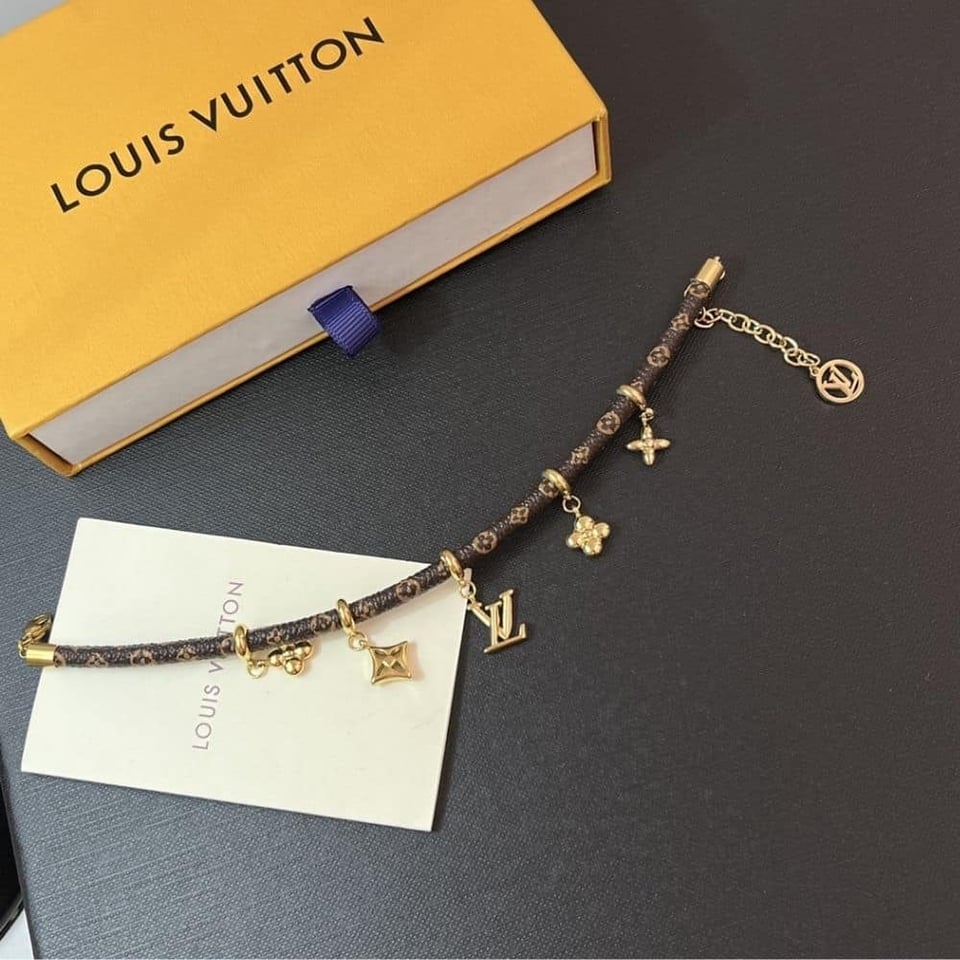 Louis Vuitton Lv Blooming Bracelet M8433Z view 4