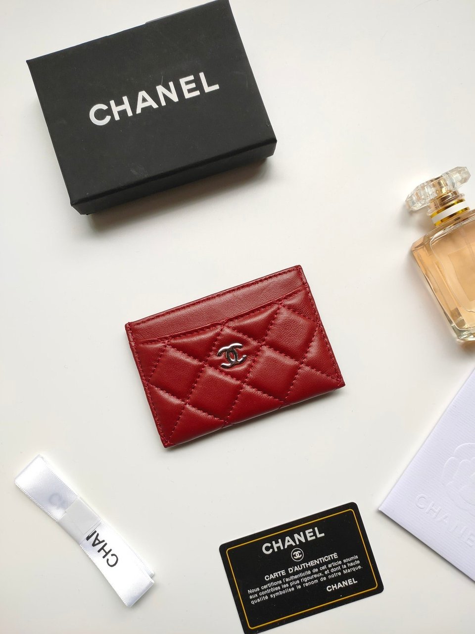 Chanel Card Holder 11.2 Crimson Calfskin Gold Icon view 3