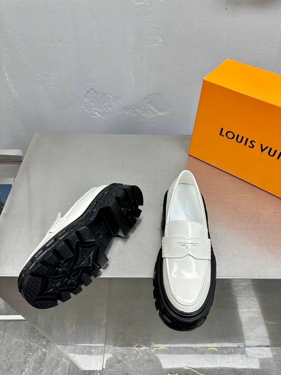 Louis Vuitton Lv Record Loafer White view 7