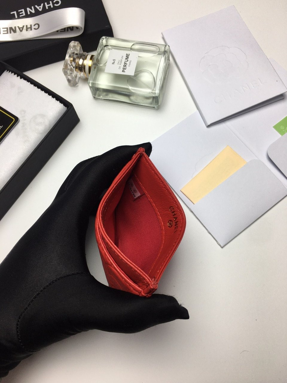 Chanel Floral Card Holder 11.2 Red Calfskin Silver Icon view 4