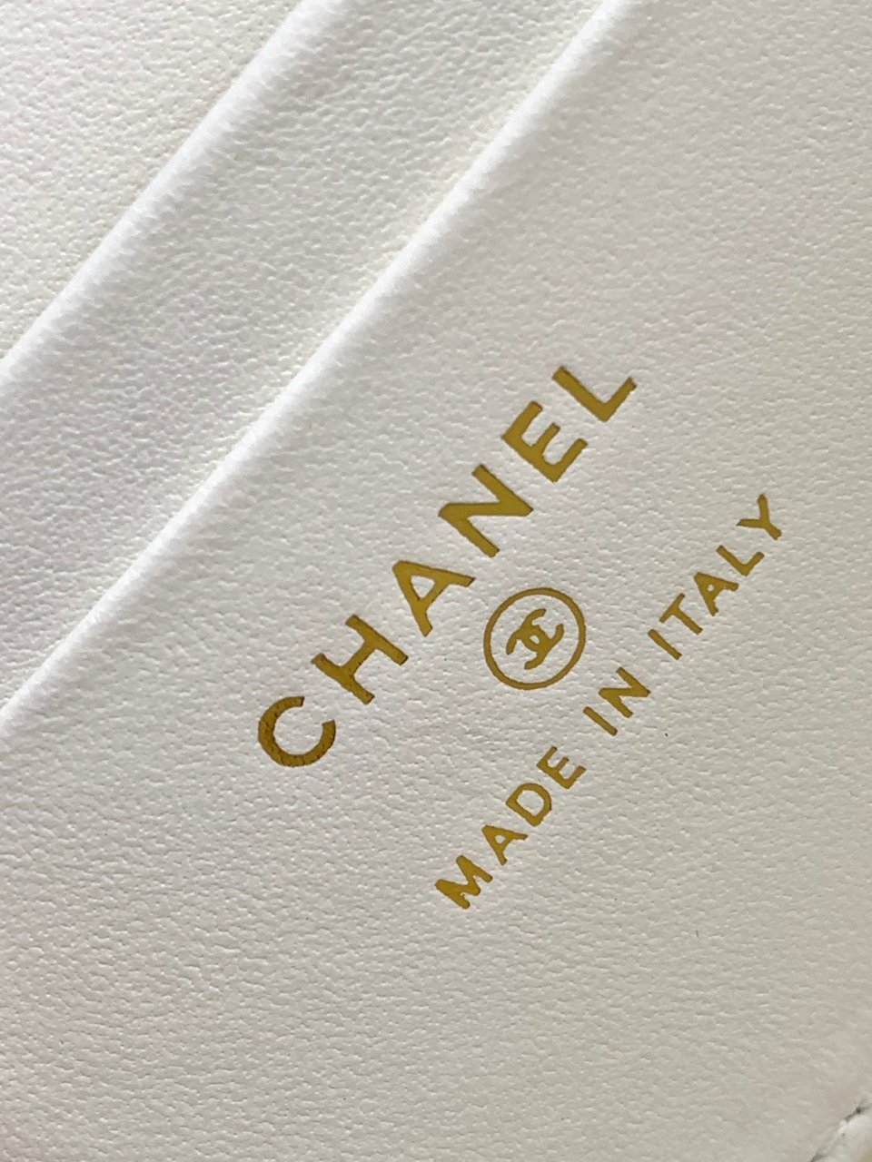 Chanel 25C Vanity Case White 20cm view 11