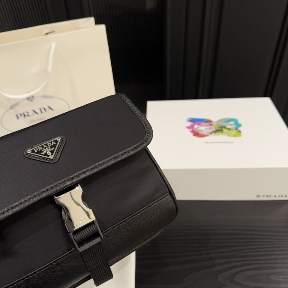 Prada Re Nylon And Saffiano Leather Smartphone Case Black 14Cm view 6
