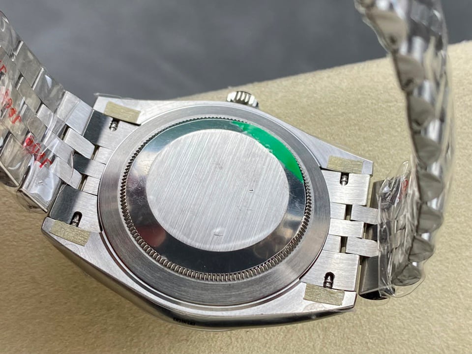 Rolex Datejust 41mm White Dial 126334 Jubilee Flutted view 10
