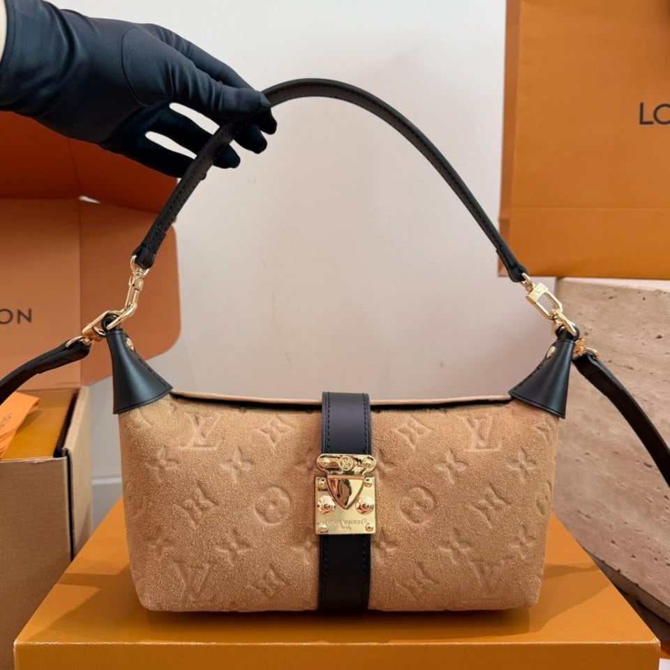 Louis Vuitton Pochette Mia M2A252 22cm/8.7in view 2