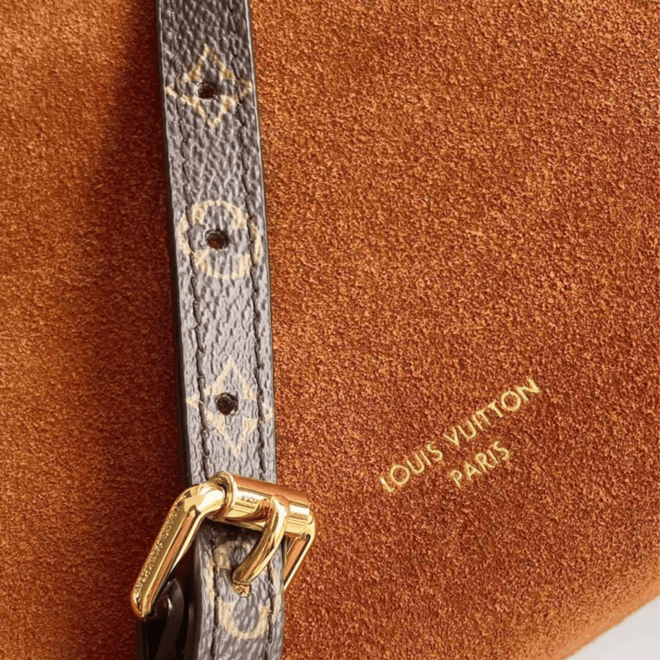 Louis Vuitton MM Side Trunk Bag M15072 view 8